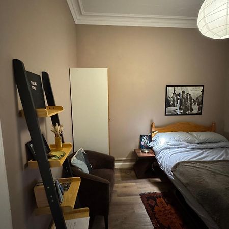 Central Room In Historic Tenement Shared Apartment Near Old Town EDI Exterior photo